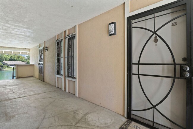 Foto del edificio - 3702 W Benjamin Holt Dr