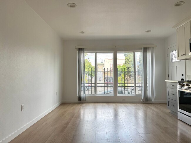 Foto del edificio - 1538 W 30th St