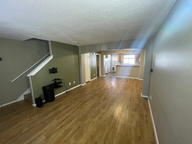 Foto del edificio - 208 Rockey Park Ln