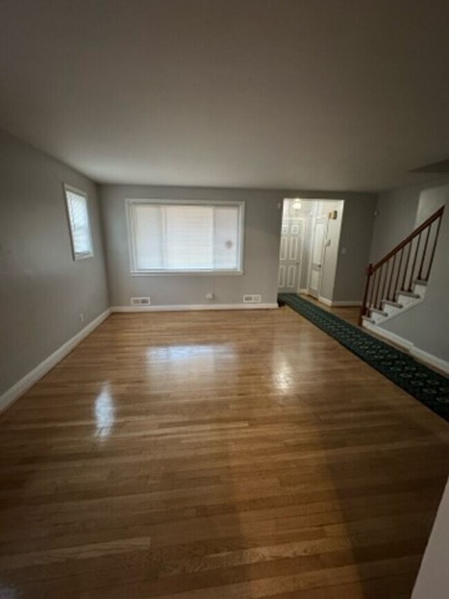 Building Photo - Charming row home in Baltimore City!