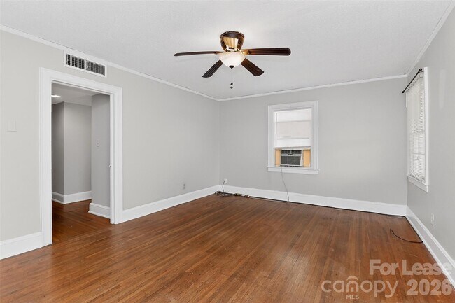 Foto del edificio - 1418 Park Dr