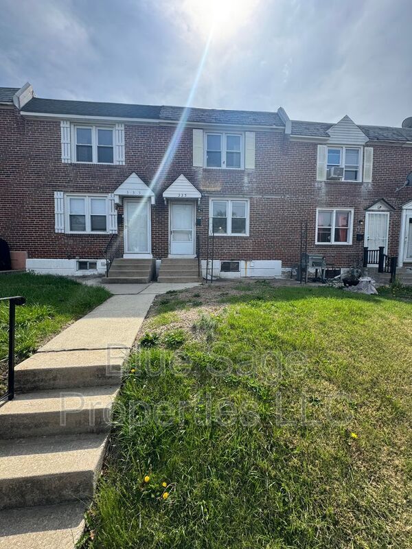 Primary Photo - 335 W 22nd St