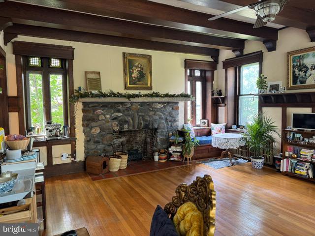 Foto del edificio - 348 Green Ln