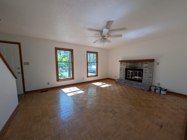 Building Photo - 2301 Wade Hampton Rd