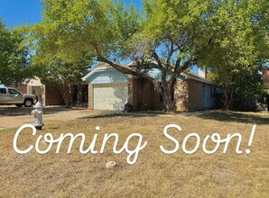 Building Photo - 825 Mica Ln