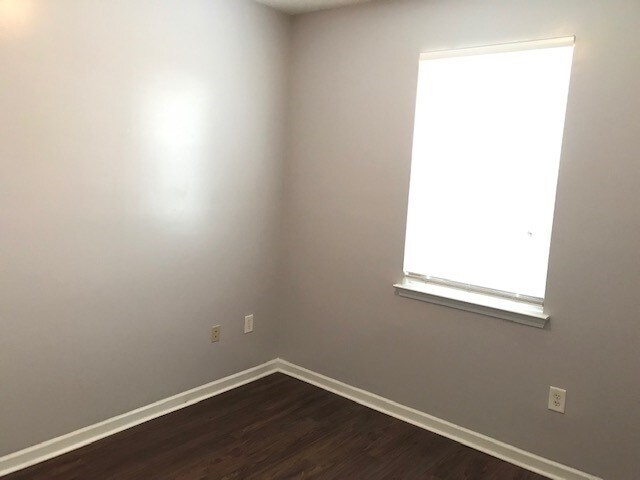 Foto del edificio - 8969 Meadowmont View Dr