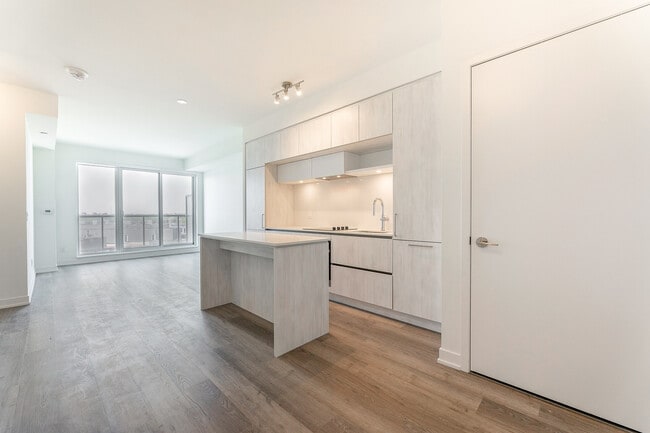 Building Photo - 6 David Eyer Rd