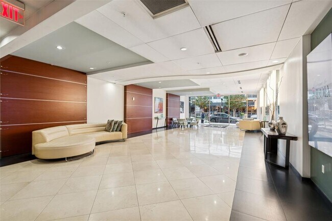 Foto del edificio - 101 S Eola Dr