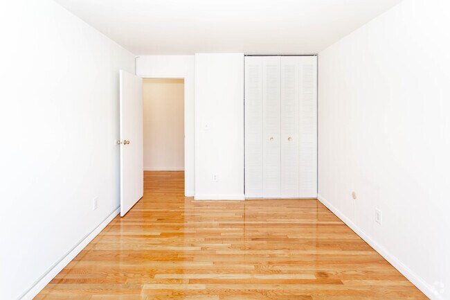 Dormitorio 2 - Jasontown II Apartments