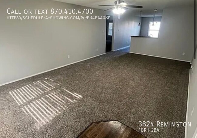 Building Photo - Spacious 4 bed, 2 bath home - fenced back ...