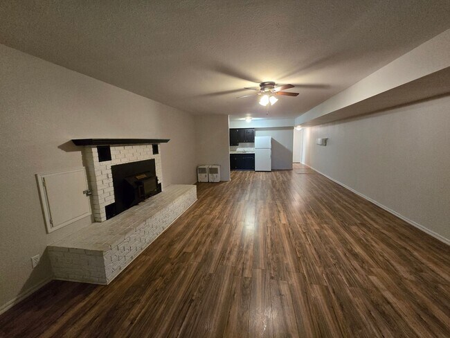 Foto del edificio - 300 Antioch Rd