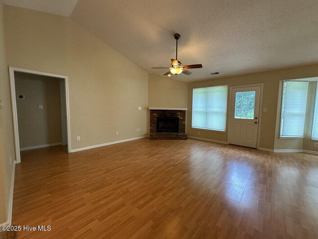 Building Photo - 237 Baytree Dr