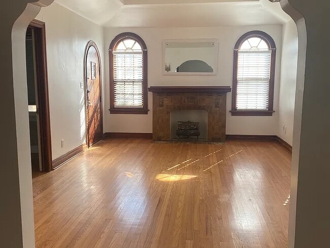 Building Photo - 2121 NW 28th St