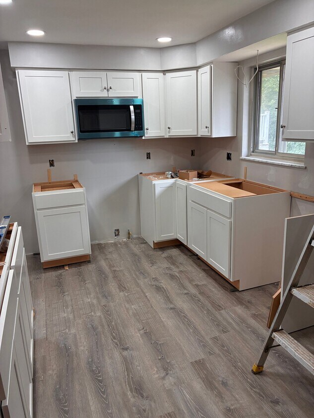 Building Photo - 421 Wyndhurst Dr