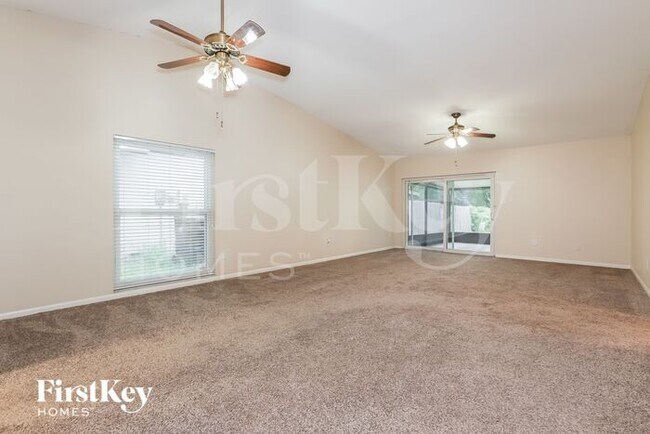 Foto del edificio - 1739 Lakeview Village Dr