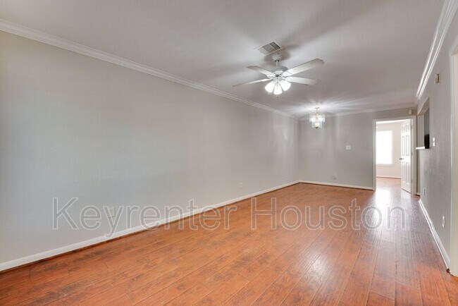 Foto del edificio - 5408 Groveton St