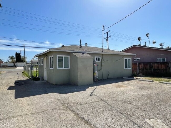 Foto del edificio - 7771 Philbin Ave