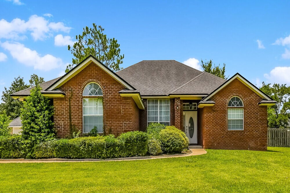 Foto principal - 1514 Falkland Rd E