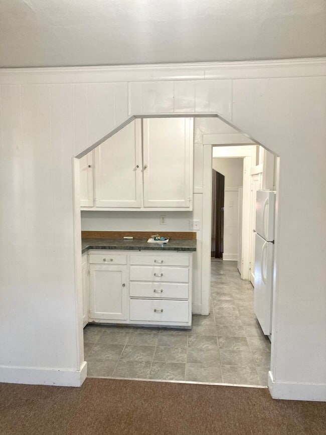 Building Photo - 901 Kittitas St