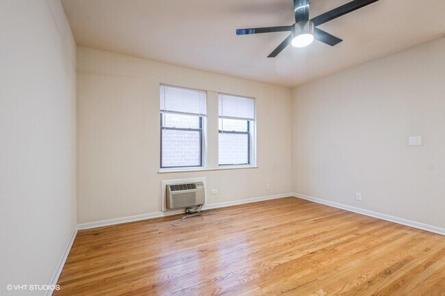 Foto del edificio - 1504 N Dearborn Pkwy
