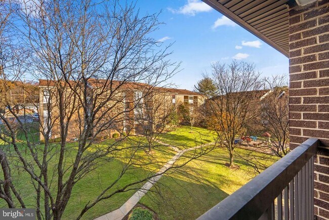 Foto del edificio - 11238 Cherry Hill Rd