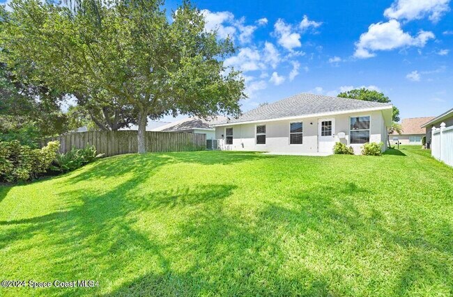 Foto del edificio - 2711 Stratford Pointe Dr