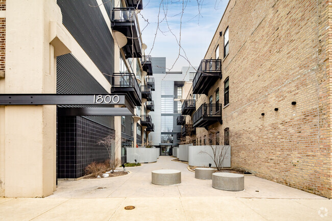 Building Photo - The Lofts at 1800