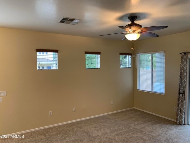 Building Photo - 3040 W Cavalry Dr