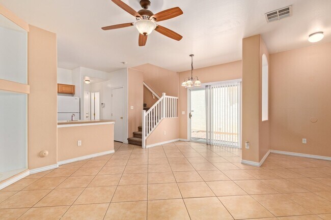 Foto del edificio - Poolside, 3 bedroom in The Gardens!