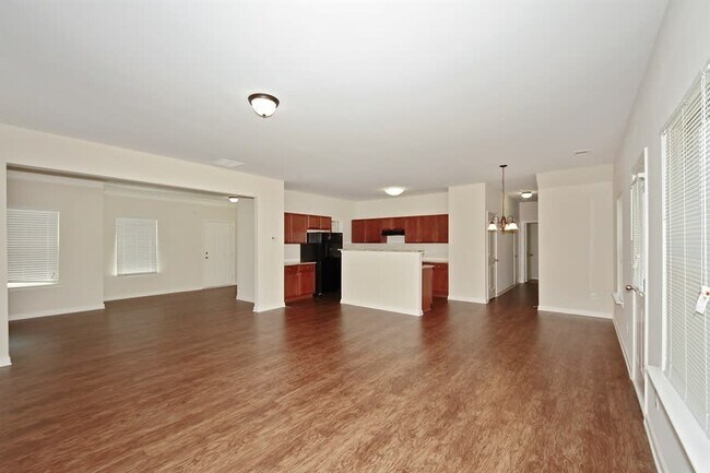 Building Photo - 4032 Oak Field Dr