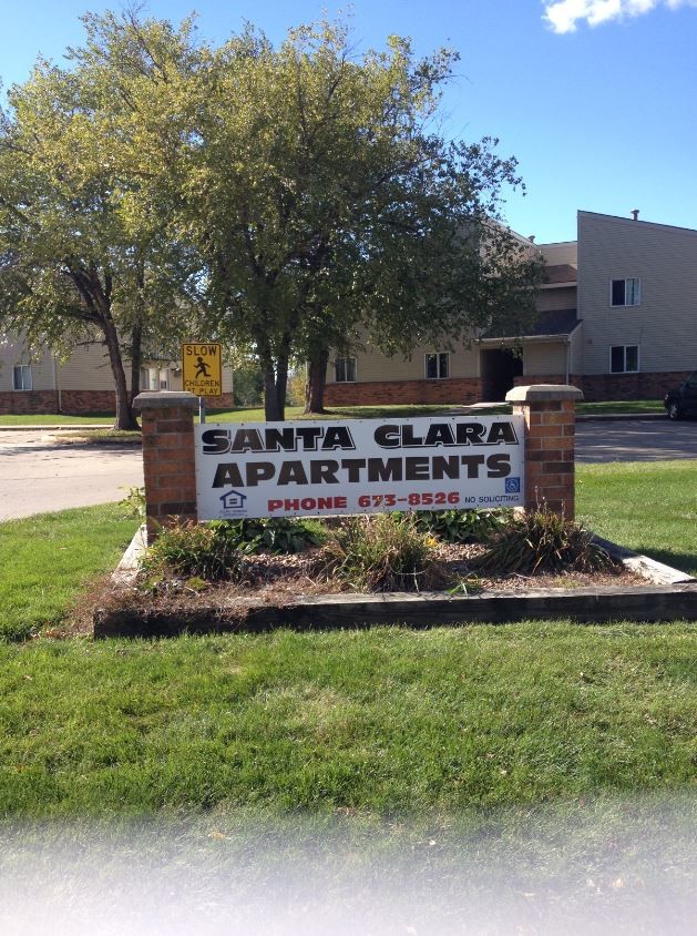 Entrada a la propiedad - Santa Clara Apartments