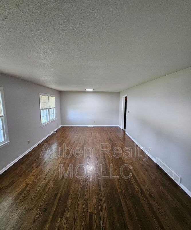 Foto principal - 9121 Blue Ridge Blvd