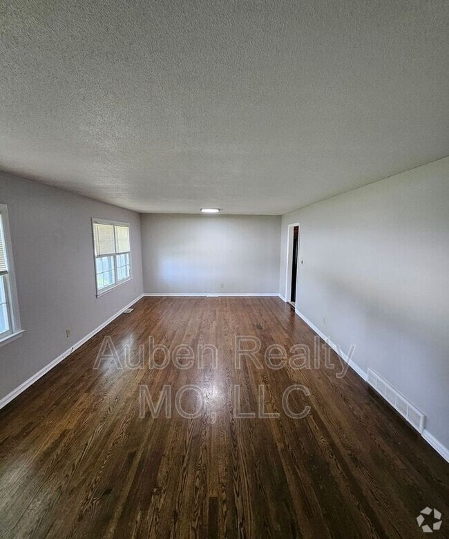 Building Photo - 9121 Blue Ridge Blvd