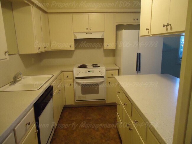 Building Photo - 2412 33rd St