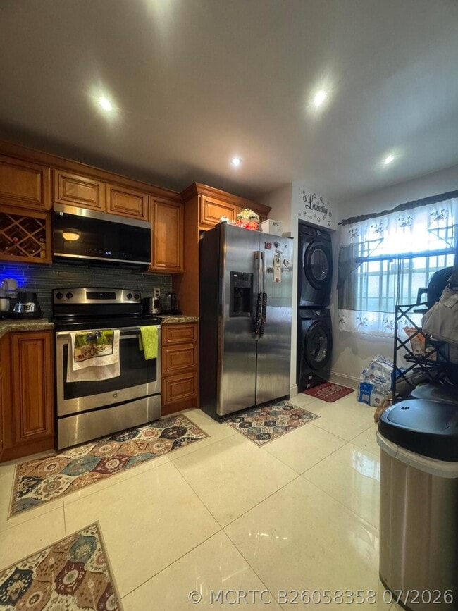 Building Photo - 6575 W Oakland Park Blvd