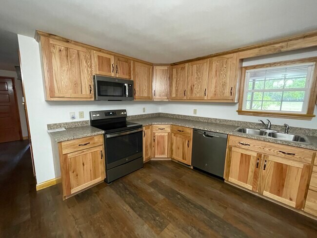 Building Photo - 11570 Punch Bowl Rd