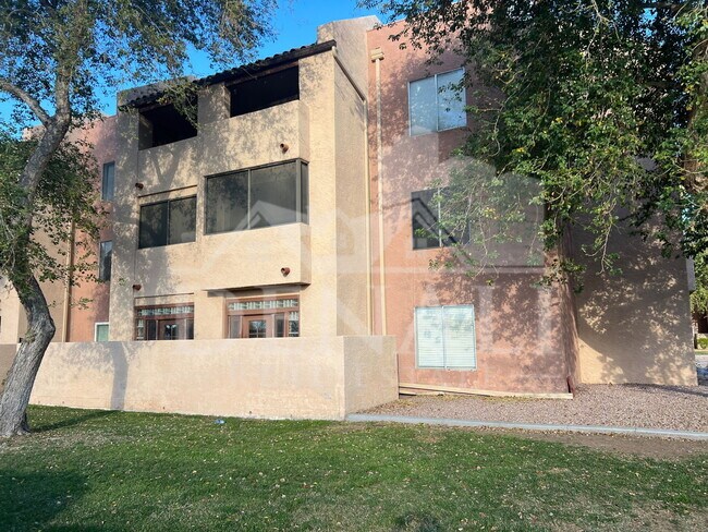 Foto del edificio - 540 N May