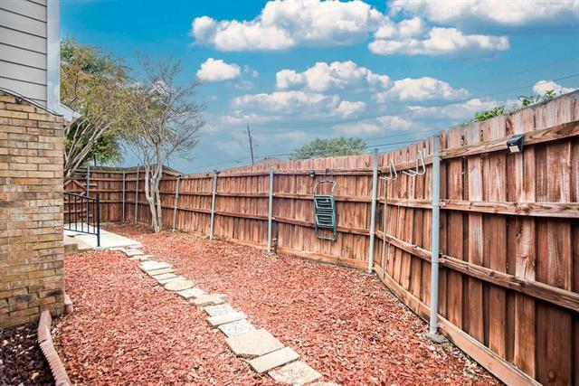 Foto del edificio - 2724 Meadowstone Ct