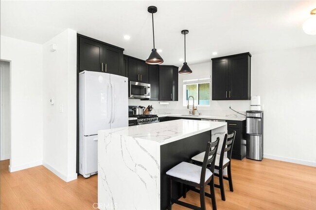 Foto del edificio - 765 E Silva St