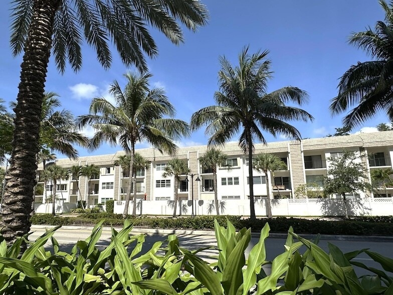 Foto principal - 4143 N Ocean Blvd