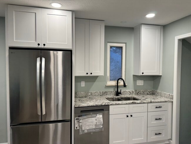 Building Photo - 5938 Porter Rd