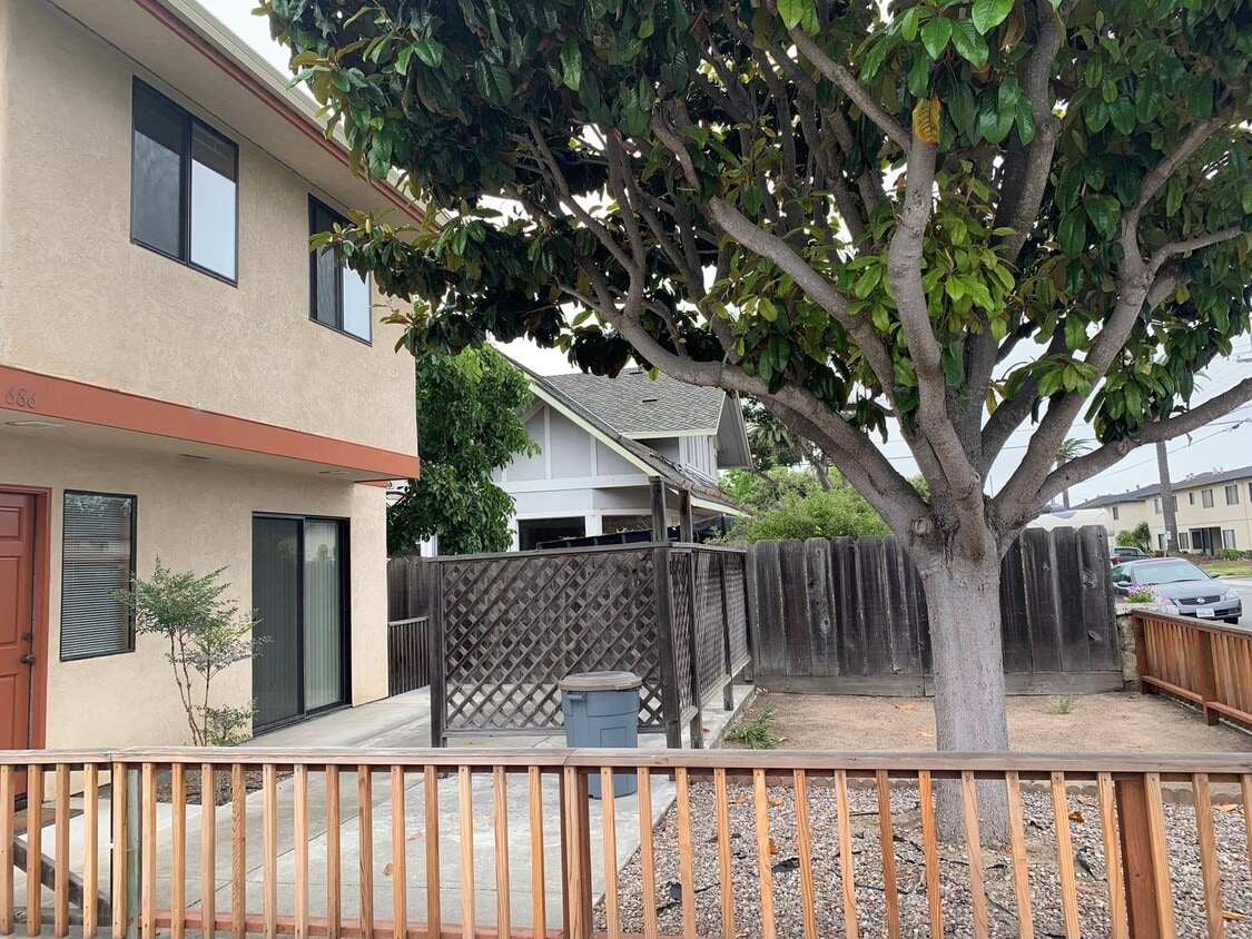 Primary Photo - Ocean Ave (686)