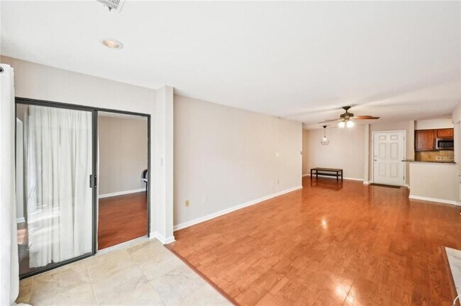 Foto del edificio - 2303 Pine Heights Dr NE