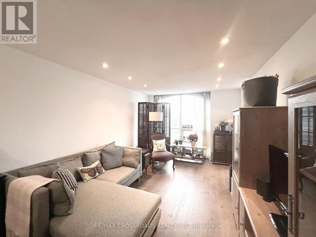 Photo du bâtiment - 763 Bay St.