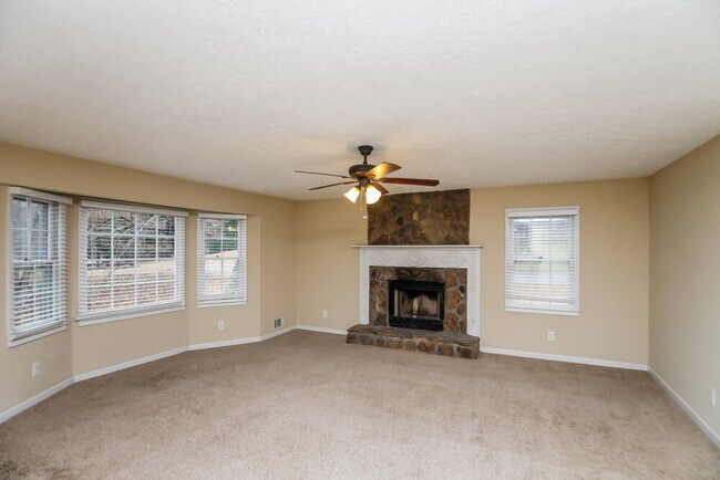 Foto del edificio - 2739 Old Mill Pl