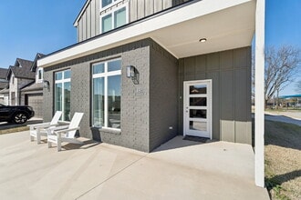 Building Photo - 4500 S Dogwood Ave