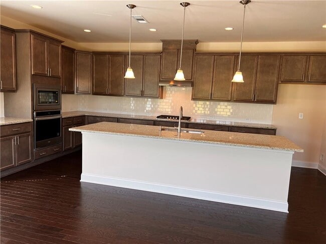 Building Photo - 3755 Crestland Ln