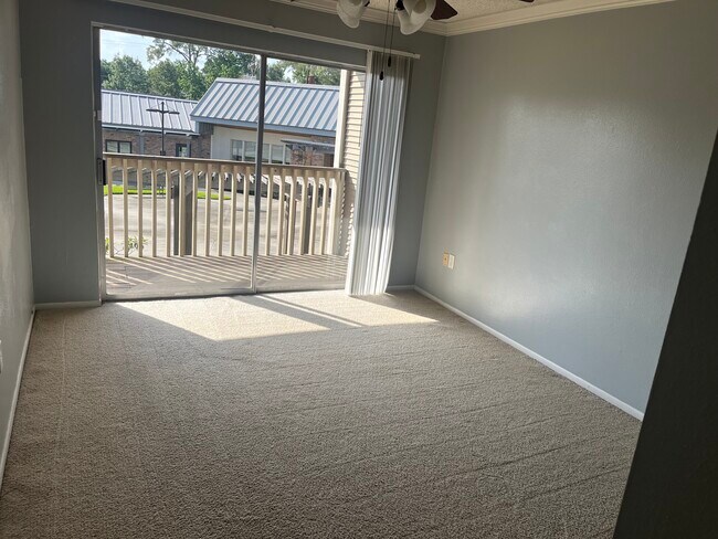 Foto del edificio - 8155 Jefferson Hwy