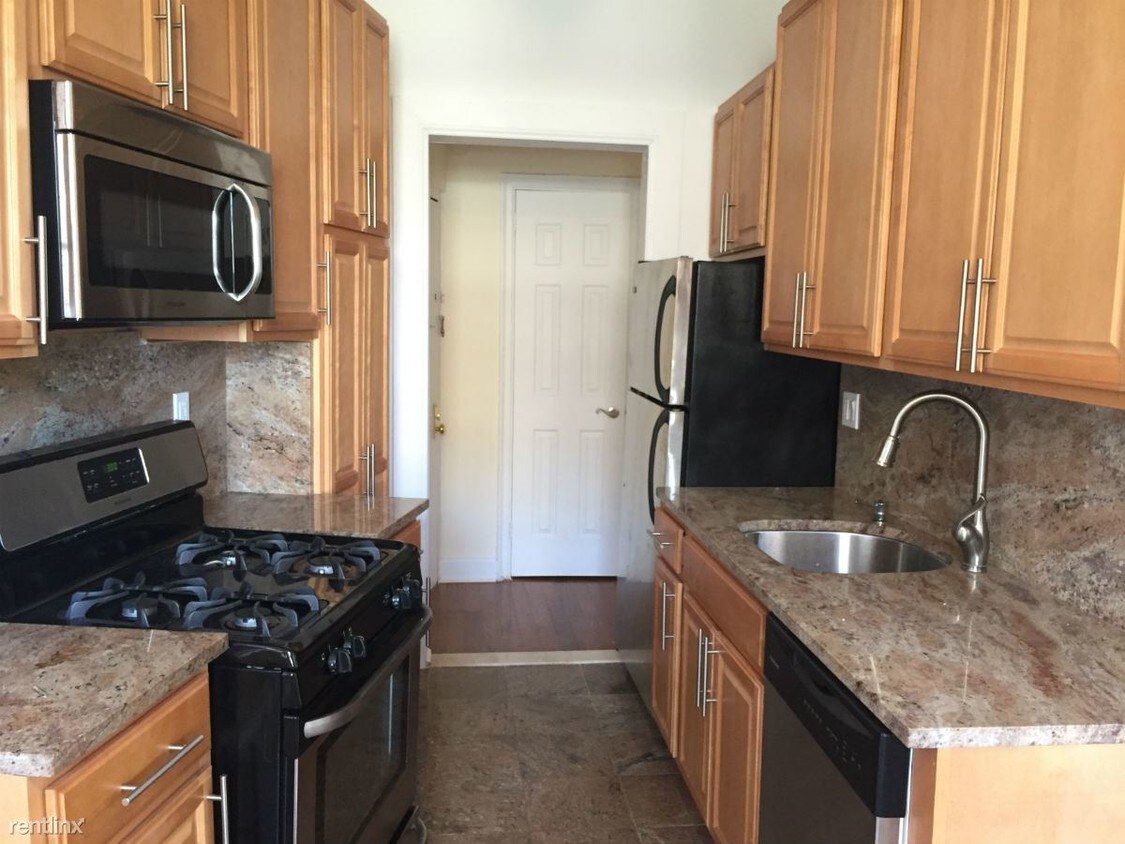 Foto principal - 358 Montgomery St