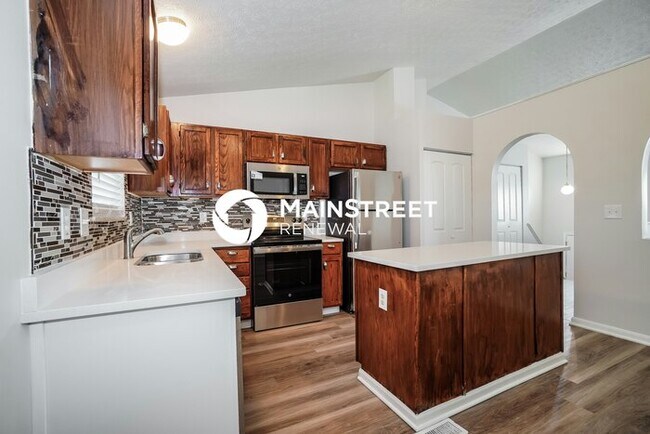 Building Photo - 3 Bedroom Pet-Friendly Home in COLUMBUS, O...